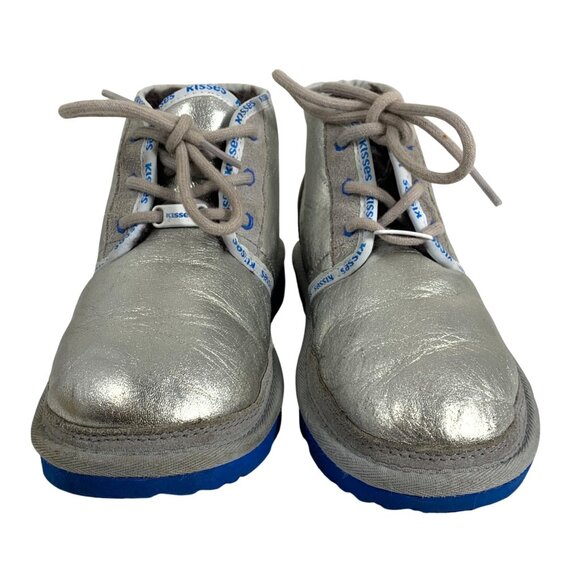 UGG X Hershey's Neumel II Kisses Kids Youth SZ 3 Silver Metallic Boots Lace Up - Picture 2 of 10